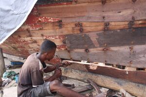 Dhow building in Lamu.jpg